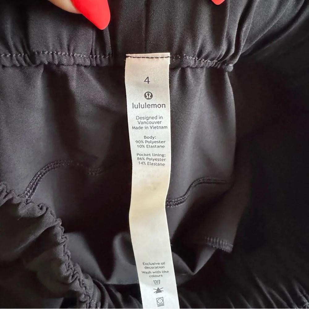 Lululemon Black Women's Skirt